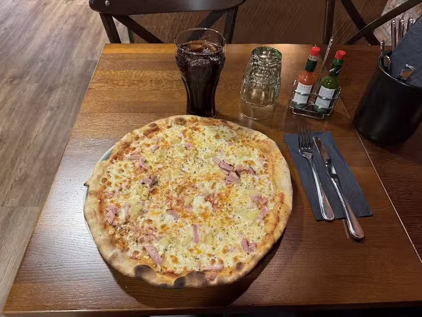 Classic Pizza Restaurant