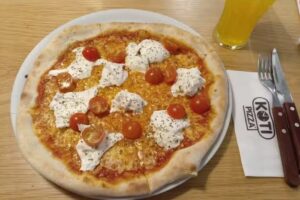 Kotipizza Kuusamo, Kitkantie