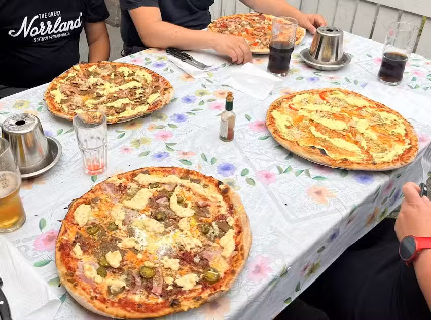 Leken Baari – Holmantien Pizzeria & Pub