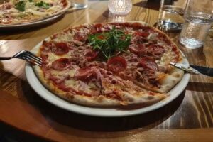 Mr. Bank Pizzas & Drinks