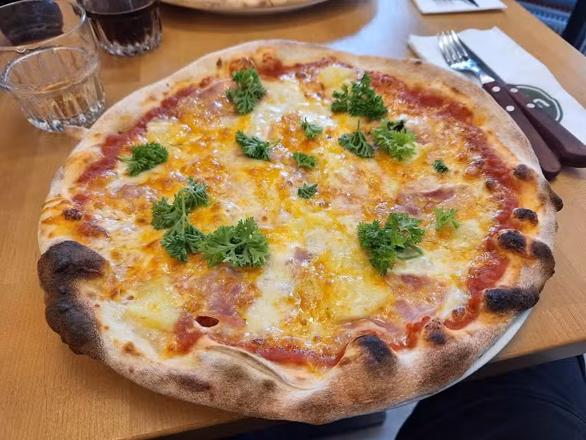 UUNI-pizzeria, Turku Center